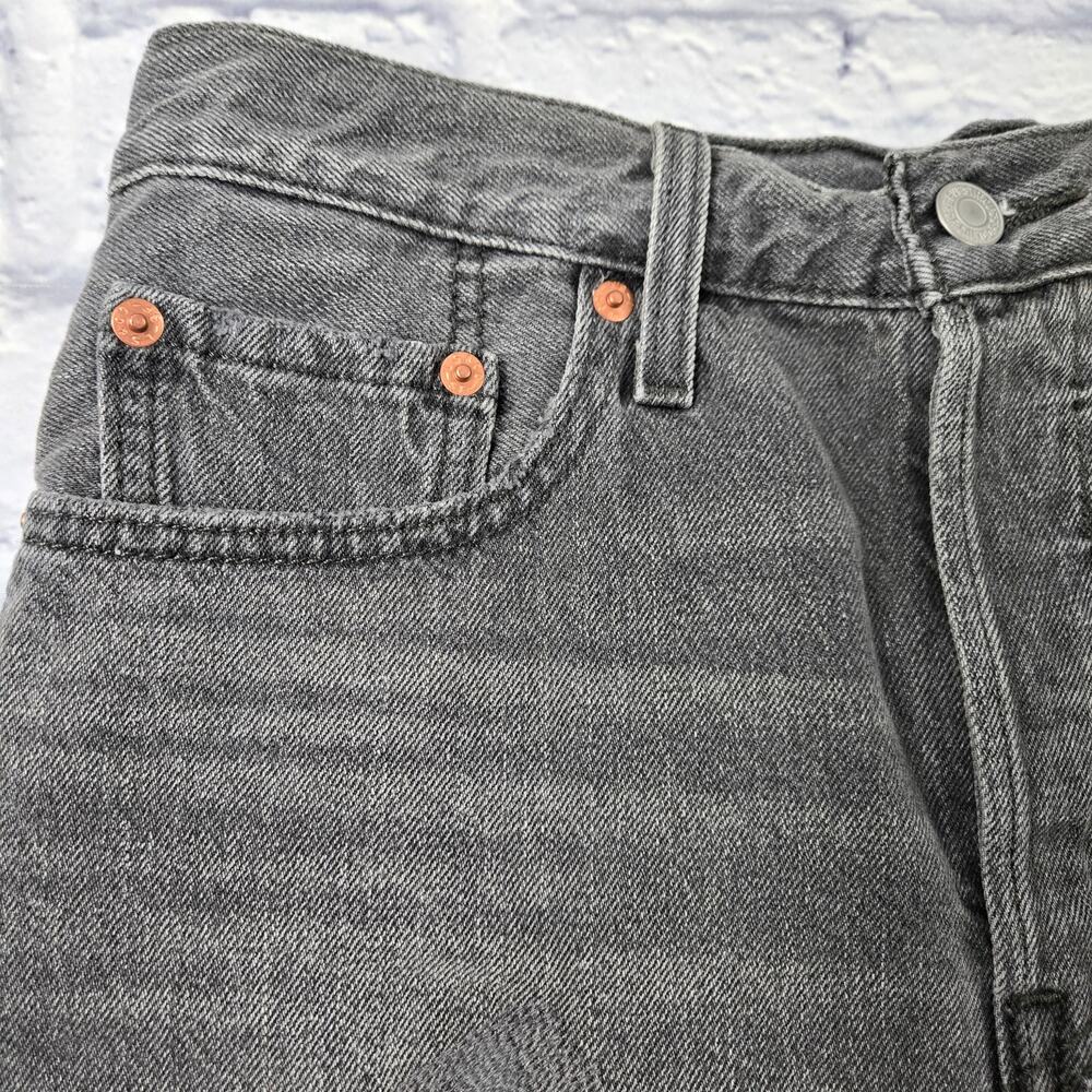 Iconic Women's Levi Premium 501 Black Denim Cutoff Shorts Faded Distressed sz 30 - Picture 16 of 16